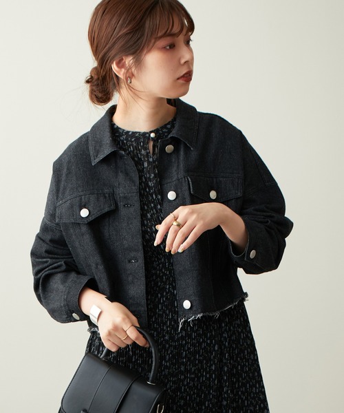 natural couture（ナチュラルクチュール）の「2022AW/セットアップ着用可/他にないデザインと絶妙なバランス バックギャザーショートGジャン（デニムジャケット・レディース・ブラック/インディゴブルー/ブラウン・FREE）」の12枚目の写真