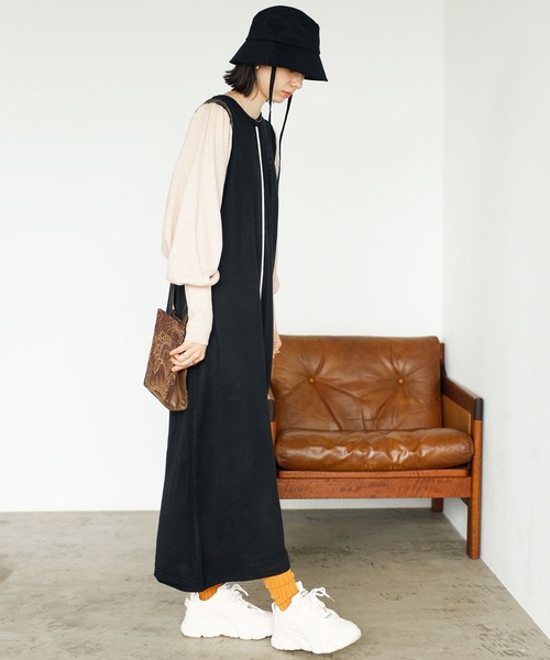 GeeRA(ジーラ)の「配色ニットワンピース(ワンピース・レディース・ベージュ/ブラック・MEDIUM/LARGE/X-LARGE)」の6枚目の写真