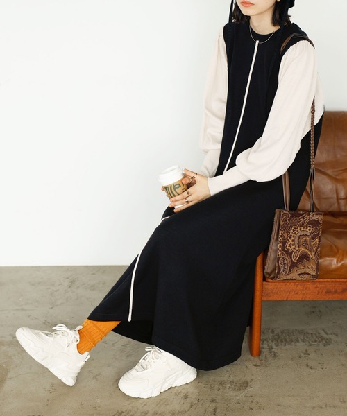 GeeRA(ジーラ)の「配色ニットワンピース(ワンピース・レディース・ベージュ/ブラック・MEDIUM/LARGE/X-LARGE)」の3枚目の写真