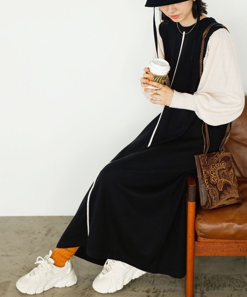 GeeRA(ジーラ)の「配色ニットワンピース(ワンピース・レディース・ベージュ/ブラック・MEDIUM/LARGE/X-LARGE)」の4枚目の写真