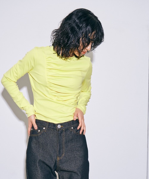 4youstory(フォーユーストーリー)の「【4youstory】シャーリングロングTシャツ(Tシャツ/カットソー・レディース・ネイビー/グレー/イエロー・FREE)」の3枚目の写真