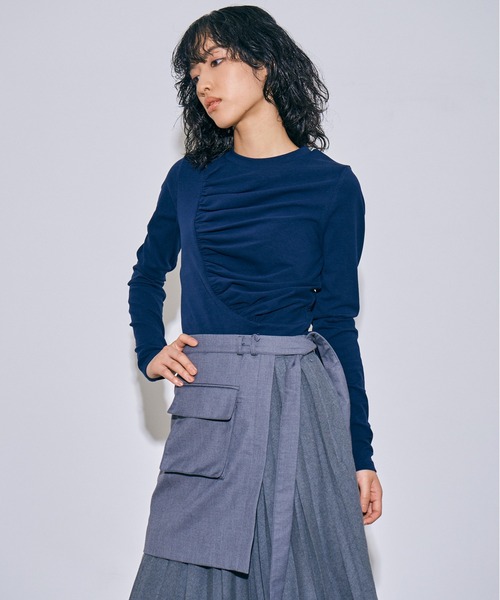 4youstory(フォーユーストーリー)の「【4youstory】シャーリングロングTシャツ(Tシャツ/カットソー・レディース・ネイビー/グレー/イエロー・FREE)」の4枚目の写真