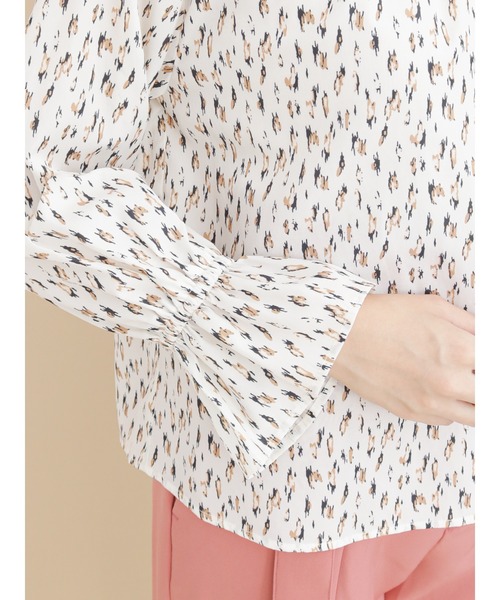 Te chichi（テチチ）の「レオパード/幾何学柄タック衿ブラウス（シャツ/ブラウス・レディース・ベージュ/ネイビー/グレー/オフホワイト・ﾌﾘ-）」の8枚目の写真