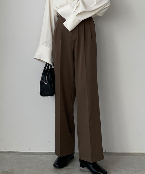 Louere(ルエレ)の「ダブルタックベーシックパンツ(その他パンツ・レディース・ブラック/ブラウン/アイボリー/モカ/ベージュ・LARGE/SMALL/MEDIUM/X-LARGE)」の4枚目の写真