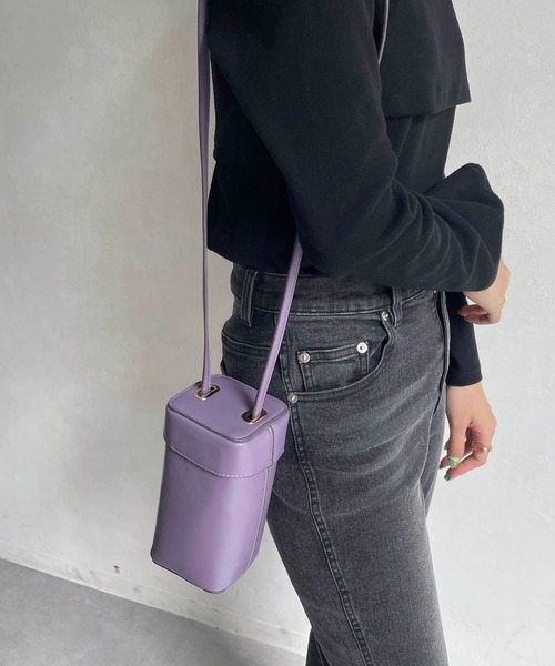 CAPRICIEUX LE'MAGE（カプリシューレマージュ）の「スクエアショルダーバッグ（ショルダーバッグ・レディース・ブラック/パープル/キャメル・FREE）」の2枚目の写真