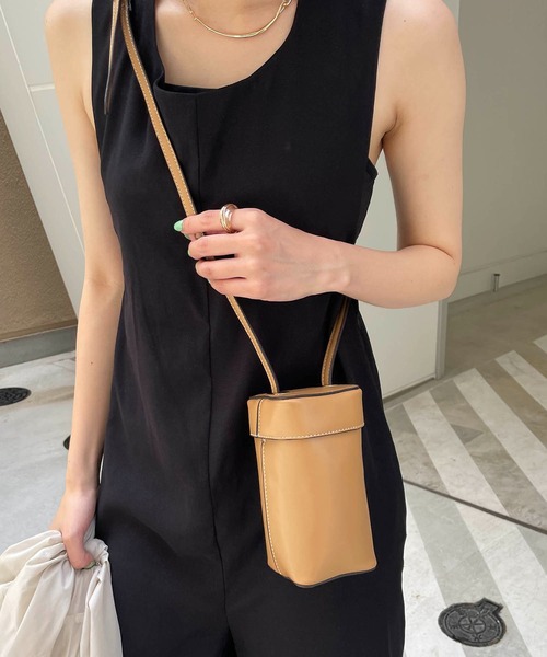 CAPRICIEUX LE'MAGE（カプリシューレマージュ）の「スクエアショルダーバッグ（ショルダーバッグ・レディース・ブラック/パープル/キャメル・FREE）」の3枚目の写真