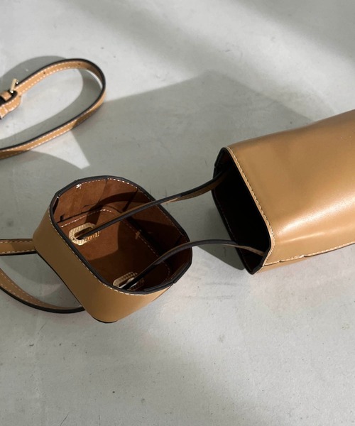 CAPRICIEUX LE'MAGE（カプリシューレマージュ）の「スクエアショルダーバッグ（ショルダーバッグ・レディース・ブラック/パープル/キャメル・FREE）」の19枚目の写真