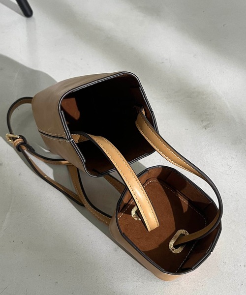 CAPRICIEUX LE'MAGE（カプリシューレマージュ）の「スクエアショルダーバッグ（ショルダーバッグ・レディース・ブラック/パープル/キャメル・FREE）」の20枚目の写真