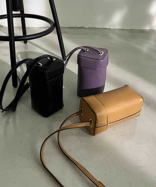 CAPRICIEUX LE'MAGE（カプリシューレマージュ）の「スクエアショルダーバッグ（ショルダーバッグ・レディース・ブラック/パープル/キャメル・FREE）」の5枚目の写真