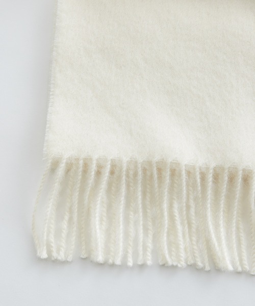 Lui's（ルイス）の「【THE INOUE BROTHERS/イノウエブラザーズ】Brushed Scarf / アルパカマフラー（マフラー・メンズ・チャコールグレー/ライトグレー/ブラック/ネイビー/ブラウン/グレー/カーキ/オレンジ/グリーン/キャメル/バーガンディー/キナリ・FREE）」の13枚目の写真