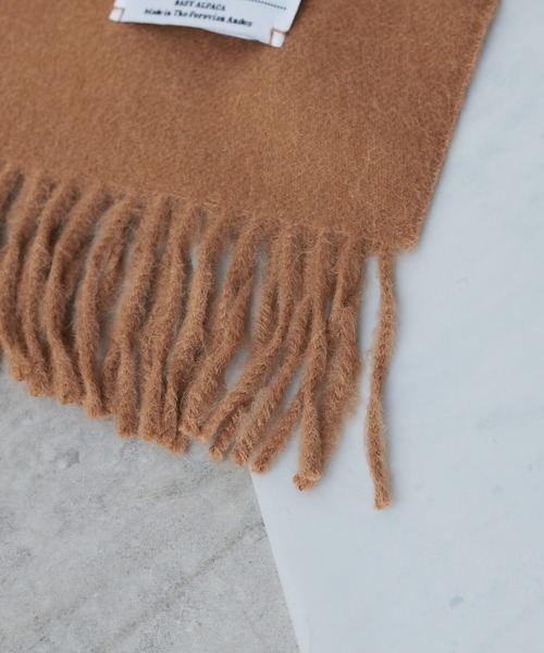 Lui's（ルイス）の「【THE INOUE BROTHERS/イノウエブラザーズ】Brushed Scarf / アルパカマフラー（マフラー・メンズ・チャコールグレー/ライトグレー/ブラック/ネイビー/ブラウン/グレー/カーキ/オレンジ/グリーン/キャメル/バーガンディー/キナリ・FREE）」の20枚目の写真