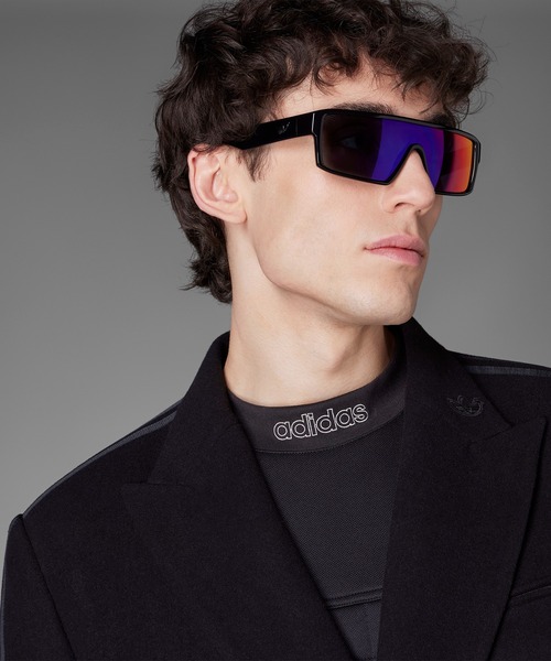 adidas（アディダス）の「BLUE VERSION チリ 62 ウールコート