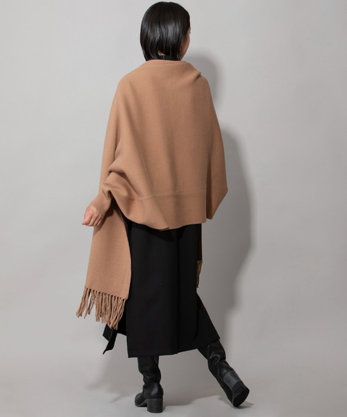 Munich(ミューニック)の「ダブルフェイスニットポンチョ(ストール/ショール・レディース・ブラック/グレー/ベージュ・FREE)」の6枚目の写真