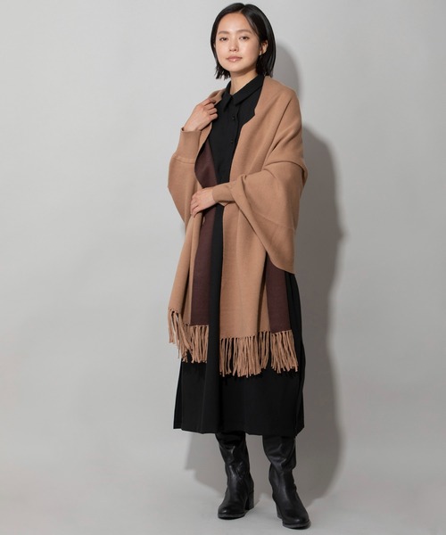 Munich(ミューニック)の「ダブルフェイスニットポンチョ(ストール/ショール・レディース・ブラック/グレー/ベージュ・FREE)」の4枚目の写真