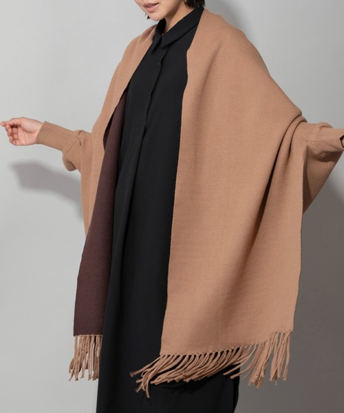 Munich(ミューニック)の「ダブルフェイスニットポンチョ(ストール/ショール・レディース・ブラック/グレー/ベージュ・FREE)」の11枚目の写真