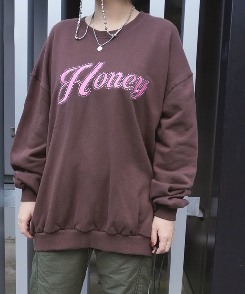ARCHIVER（アーカイバ）の「【Bz】Honey刺繍裏毛ユニセックスBIGプルオーバー(RZ)（スウェット・レディース・ブラウン/ピンク/ブラック/グレー/オフホワイト・FREE）」の16枚目の写真