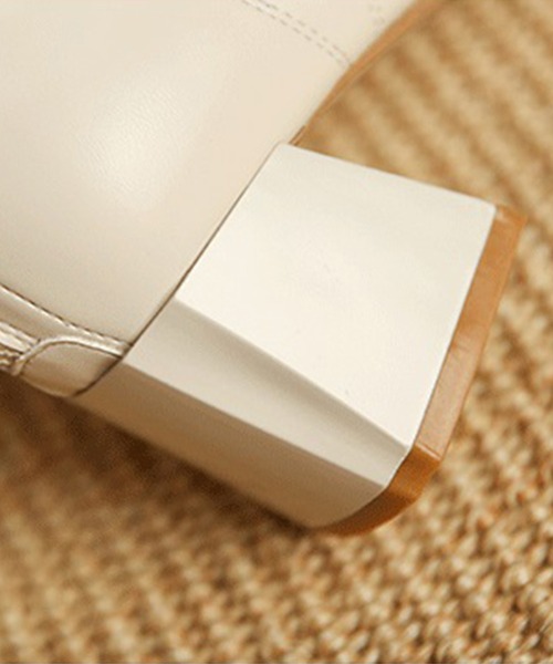 aimoha(アイモハ)の「ローヒール ショートブーツ(ブーツ・レディース・ベージュ/ブラック/オフホワイト・22.0cm/22.5cm/23.0cm/23.5cm/24.0cm/24.5cm)」の11枚目の写真