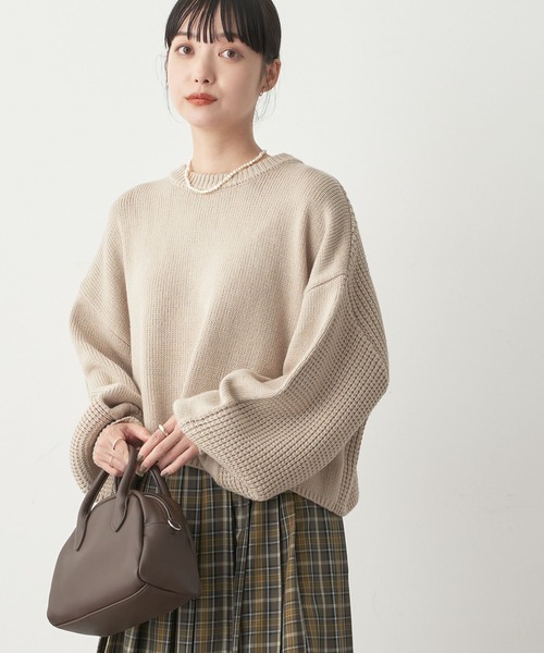 earth music&ecology（アースミュージックアンドエコロジー）の「ミドルゲージクルーニット（ニット/セーター・レディース・ブラック/ピンク/グリーン/アイボリー/ライトベージュ・FREE）」の3枚目の写真