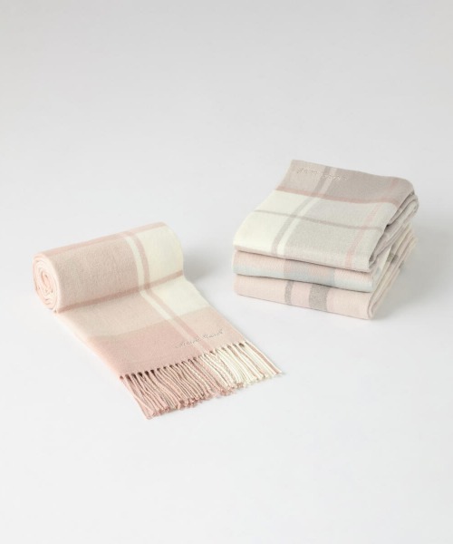 MISCH MASCH（ミッシュマッシュ）の「チェックマフラー（マフラー・レディース・ベビーピンク/グレイッシュベージュ/ライトブルー/ライトグレー・FREE）」の16枚目の写真