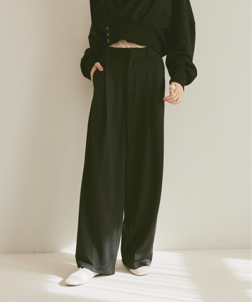 moi tytto（モイテュット）の「タックパンツ/低身長さん向けSサイズあり（その他パンツ・レディース・ベージュ/ナチュラル/ブラック・SMALL/MEDIUM）」の18枚目の写真