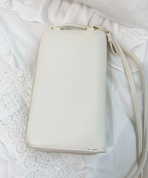 apres jour（アプレジュール）の「フェイクレザーマルチケース【ZOZOTOWN限定アイテム】（ショルダーバッグ・レディース・ブラック/アイボリー・フリー）」の11枚目の写真