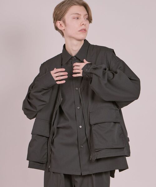FFEIN(フェイン)の「【FFEIN(フェイン)】TR CARGO VEST / TR カーゴポケット ZIP ベスト(ベスト・メンズ・ライトグレー/チャコール/ブラック・MEDIUM/LARGE)」の4枚目の写真