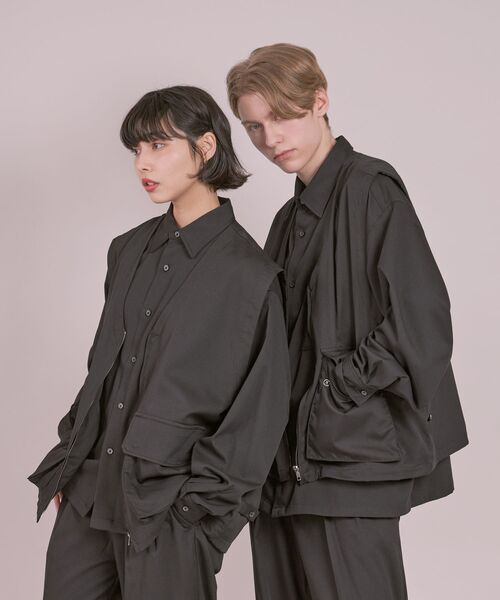 FFEIN(フェイン)の「【FFEIN(フェイン)】TR CARGO VEST / TR カーゴポケット ZIP ベスト(ベスト・メンズ・ライトグレー/チャコール/ブラック・MEDIUM/LARGE)」の6枚目の写真