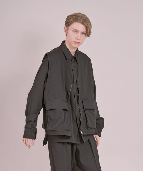 FFEIN(フェイン)の「【FFEIN(フェイン)】TR CARGO VEST / TR カーゴポケット ZIP ベスト(ベスト・メンズ・ライトグレー/チャコール/ブラック・MEDIUM/LARGE)」の7枚目の写真
