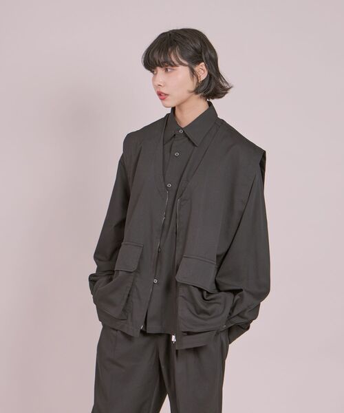FFEIN(フェイン)の「【FFEIN(フェイン)】TR CARGO VEST / TR カーゴポケット ZIP ベスト(ベスト・メンズ・ライトグレー/チャコール/ブラック・MEDIUM/LARGE)」の13枚目の写真