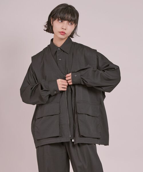 FFEIN(フェイン)の「【FFEIN(フェイン)】TR CARGO VEST / TR カーゴポケット ZIP ベスト(ベスト・メンズ・ライトグレー/チャコール/ブラック・MEDIUM/LARGE)」の14枚目の写真