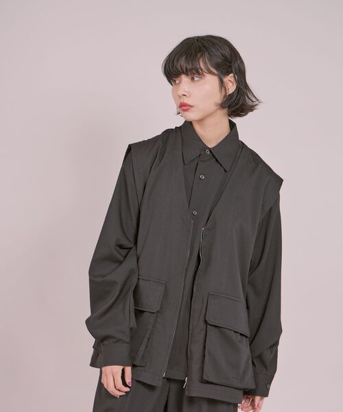 FFEIN(フェイン)の「【FFEIN(フェイン)】TR CARGO VEST / TR カーゴポケット ZIP ベスト(ベスト・メンズ・ライトグレー/チャコール/ブラック・MEDIUM/LARGE)」の17枚目の写真