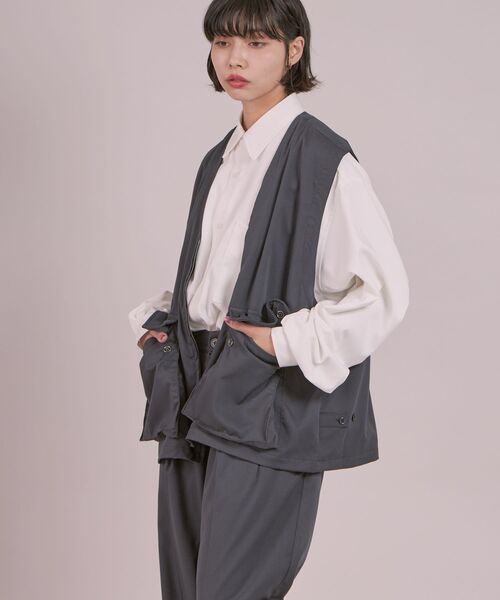 FFEIN(フェイン)の「【FFEIN(フェイン)】TR CARGO VEST / TR カーゴポケット ZIP ベスト(ベスト・メンズ・ライトグレー/チャコール/ブラック・MEDIUM/LARGE)」の21枚目の写真