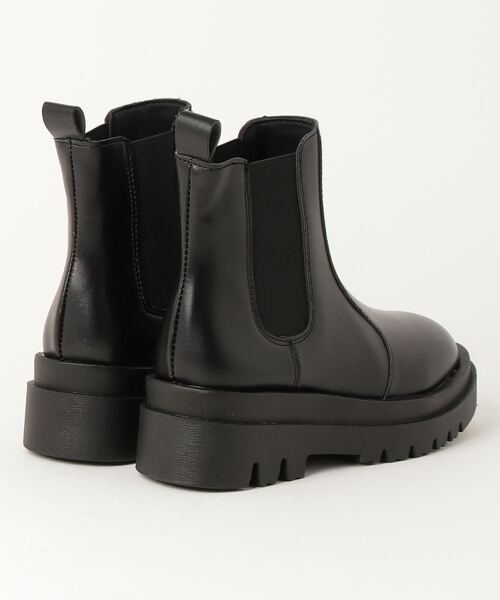 LibertyDoll（リバティードール）の「+5cm 軽量厚底 ユニセックス スクエアトゥトラックソールブーツ（ブーツ・レディース・ダークブラウン系1/ダークブラウン系2/アイボリー系1/ブラック系3/ダークブラウン系3/ホワイト系3/ホワイト系1/ホワイト系2/ブラック系1/アイボリー系3/アイボリー系2/ブラック系2/ブラック系4/ダークブラウン系4/アイボリー系4/ホワイト系4/ブラック系5/ブラック系6・42/SS/41/43/44/M/L/40/S/LL）」の19枚目の写真