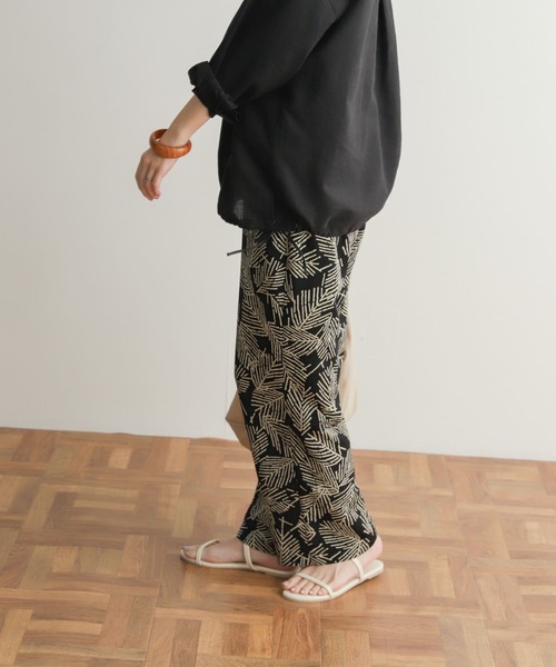 URBAN RESEARCH DOORS（アーバンリサーチドアーズ）の「リーフジオメプリントパンツ（その他パンツ・レディース・グリーン/ブラック・MEDIUM）」の17枚目の写真