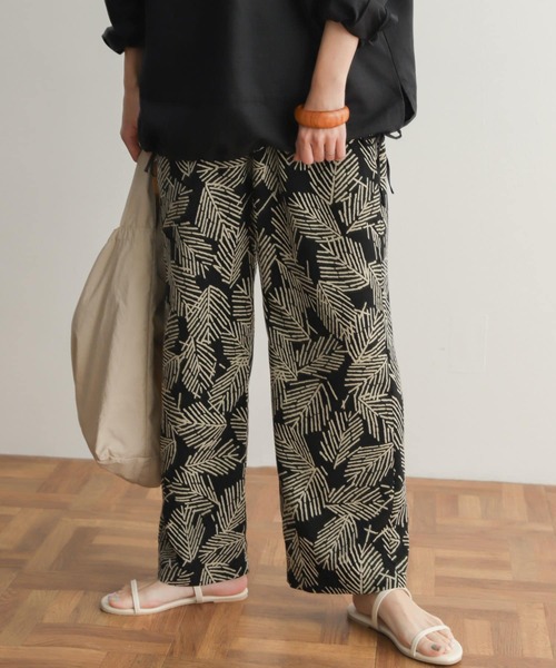 URBAN RESEARCH DOORS（アーバンリサーチドアーズ）の「リーフジオメプリントパンツ（その他パンツ・レディース・グリーン/ブラック・MEDIUM）」の19枚目の写真
