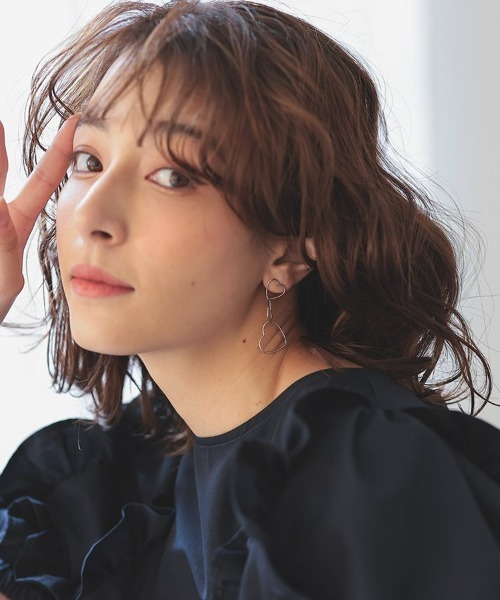 at.（アット）の「【at.】トリプルハートピアス（ピアス（両耳用）・レディース・シルバー/ゴールド・FREE）」の7枚目の写真