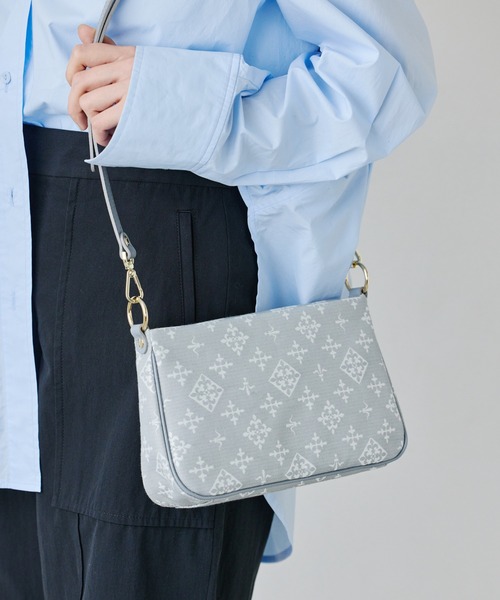 russet(ラシット)の「ショルダーバッグ(CE-1074-WEB)(ショルダーバッグ・レディース・ライトグレー/ベージュ・FREE)」の4枚目の写真