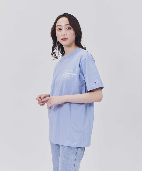 Champion（チャンピオン）の「【Champion】ワンポイントプリントＴシャツ（Tシャツ/カットソー・レディース・ホワイト/ブルー・M/L）」の2枚目の写真