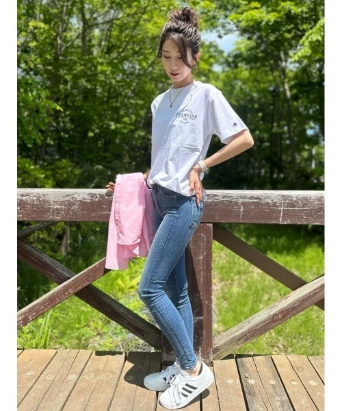 Champion（チャンピオン）の「【Champion】ワンポイントプリントＴシャツ（Tシャツ/カットソー・レディース・ホワイト/ブルー・M/L）」の16枚目の写真