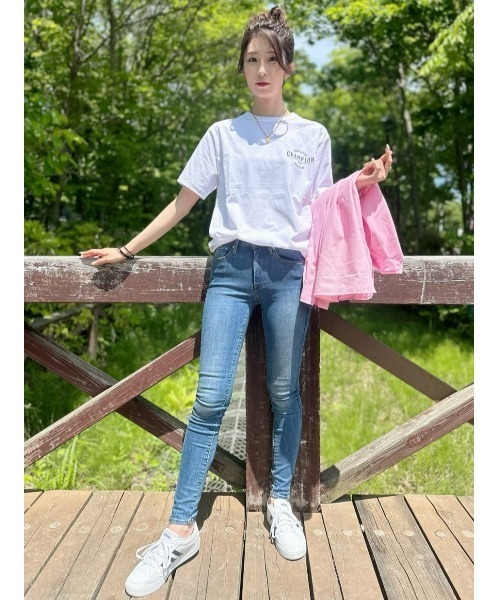 Champion（チャンピオン）の「【Champion】ワンポイントプリントＴシャツ（Tシャツ/カットソー・レディース・ホワイト/ブルー・M/L）」の17枚目の写真