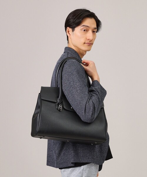 トフアンドロードストーン　トートバッグ　フラップ　ルーフボタン　シボ革　黒　A4 トフアンドロードストーン トートバッグ フラップ ルーフボタン シボ革