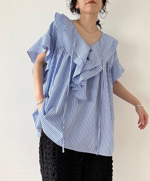 wee9s（ウィークス）の「big collar frill half blouse / 付け襟風ビッグカラーフリルハーフブラウス（シャツ/ブラウス・レディース・ストライプ/ブラック/ホワイト/スカイブルー/ピンク/パープル/ベージュ/ブラック系その他/カーキ/ブラウン/ライトブルー/ベビーピンク/ネイビー/レッド・FREE）」の18枚目の写真