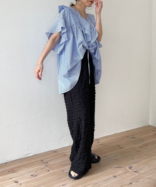 wee9s（ウィークス）の「big collar frill half blouse / 付け襟風ビッグカラーフリルハーフブラウス（シャツ/ブラウス・レディース・ストライプ/ブラック/ホワイト/スカイブルー/ピンク/パープル/ベージュ/ブラック系その他/カーキ/ブラウン/ライトブルー/ベビーピンク/ネイビー/レッド・FREE）」の15枚目の写真