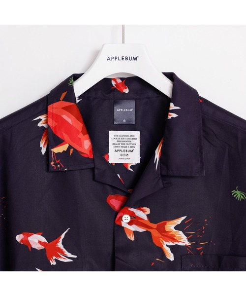 APPLEBUM（アップルバム）の「Tadaomi Shibuya "Gold Fish" S/S Aloha Shirt（シャツ/ブラウス・メンズ・ネイビー/グリーン・MEDIUM/LARGE/X-LARGE）」の3枚目の写真