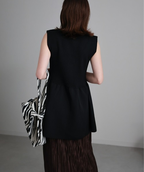 sakishimatokyo（サキシマトーキョー）の「ペプラムソウバリベスト（ベスト・レディース・ブラック/グレイッシュベージュ/オフホワイト/チャコール・FREE）」の12枚目の写真