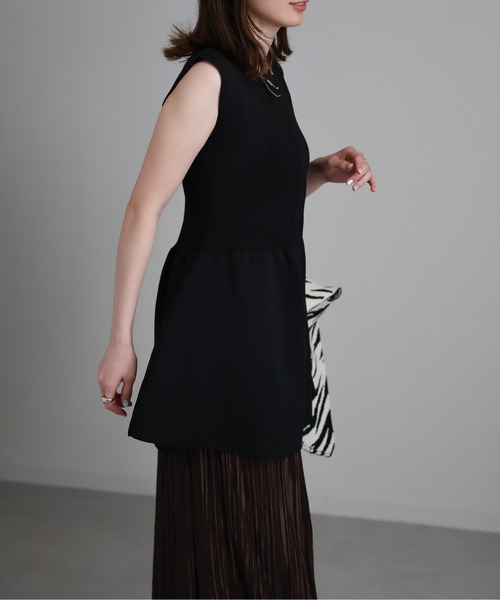 sakishimatokyo（サキシマトーキョー）の「ペプラムソウバリベスト（ベスト・レディース・ブラック/グレイッシュベージュ/オフホワイト/チャコール・FREE）」の14枚目の写真