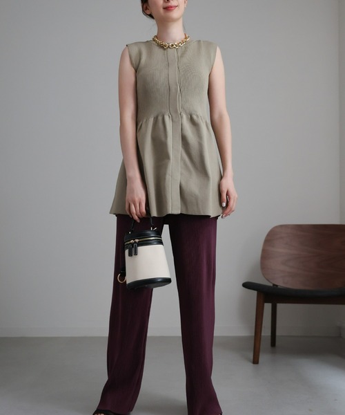 sakishimatokyo（サキシマトーキョー）の「ペプラムソウバリベスト（ベスト・レディース・ブラック/グレイッシュベージュ/オフホワイト/チャコール・FREE）」の17枚目の写真