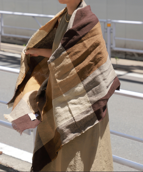 VERMEIL par iena（ヴェルメイユパーイエナ）の「【PLAIDIE/プレディ】STOLE（ベージュ A）（ストール/ショール・レディース・ベージュ系その他・FREE）」の9枚目の写真