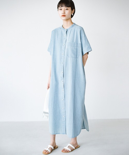haco!（ハコ）の「別注【refined works】夏の必需品！羽織れる軽やかデニムのパール付きシャツワンピース（シャツワンピース・レディース・インディゴブルー/ライトブルー・1/2）」の6枚目の写真
