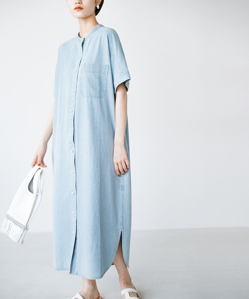 haco!（ハコ）の「別注【refined works】夏の必需品！羽織れる軽やかデニムのパール付きシャツワンピース（シャツワンピース・レディース・インディゴブルー/ライトブルー・1/2）」の9枚目の写真